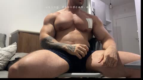 couplemuscle40 online show from October 28, 2025, 9:17 pm