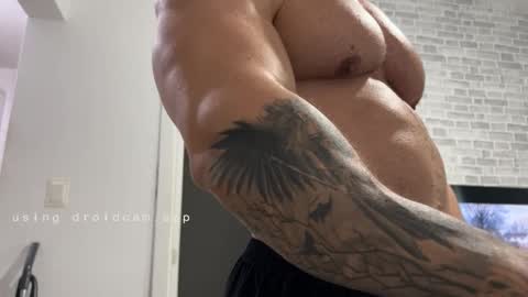 couplemuscle40 online show from January 12, 2026, 7:19 pm