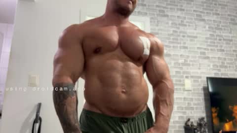 couplemuscle40 online show from March 20, 2026, 6:02 pm