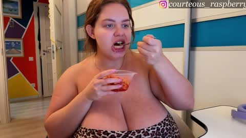 Rose Roys my  online show from November 19, 2025, 1:11 pm