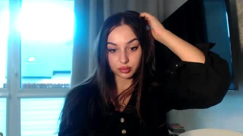 Courtney online show from October 7, 2025, 1:52 pm