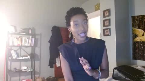 Snapshot of courtneyfmty chatting on October 14, 2025, 4:52 pm Courtney online show from October 14, 2025, 4:52 pm