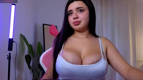 Courtney online show from October 8, 2025, 2:47 pm