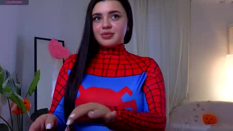 Courtney online show from October 31, 2025, 1:34 pm