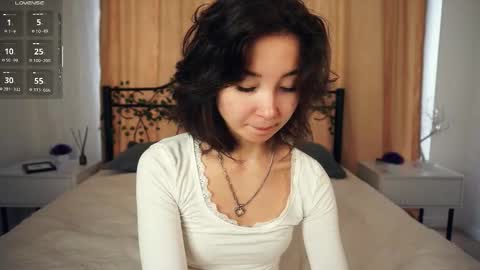 Yui online show from September 21, 2025, 7:54 am