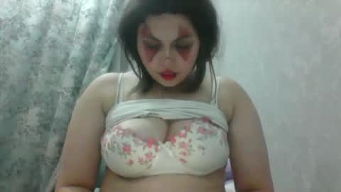 Snapshot of cow_on_cam chatting on October 21, 2025, 5:13 pm cow_on_cam online show from October 21, 2025, 5:13 pm
