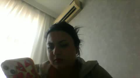 Snapshot of cow_on_cam chatting on December 1, 2025, 10:42 am cow_on_cam online show from December 1, 2025, 10:42 am