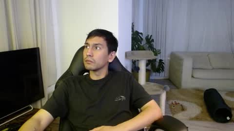 Snapshot of cowboy_co chatting on October 28, 2025, 3:32 am cowboy_co online show from October 28, 2025, 3:32 am