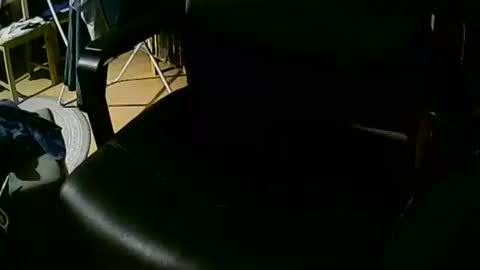 Snapshot of coyote017 chatting on September 15, 2025, 4:23 am coyote017 online show from September 15, 2025, 4:23 am