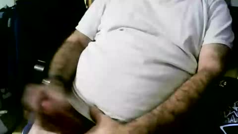 Snapshot of coyote017 chatting on October 19, 2025, 6:25 am coyote017 online show from October 19, 2025, 6:25 am