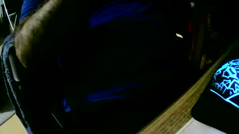 Snapshot of coyote017 chatting on November 18, 2025, 6:01 pm coyote017 online show from November 18, 2025, 6:01 pm