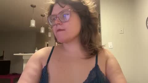 cozy_qt94 online show from May 7, 2026, 1:33 am