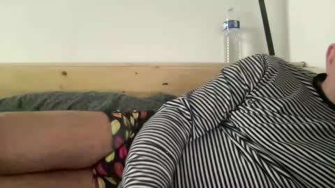 Snapshot of crapaud75018paris chatting on April 15, 2026, 12:01 pm crapaud75018paris online show from April 15, 2026, 12:01 pm