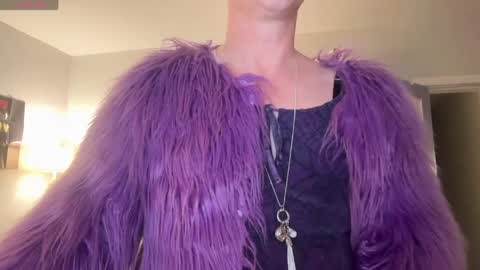 Snapshot of crash__gothic chatting on June 2, 2026, 9:33 am CrashGothic online show from June 2, 2026, 9:33 am