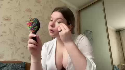 Snapshot of crave_elise chatting on September 19, 2025, 7:21 am Elise online show from September 19, 2025, 7:21 am