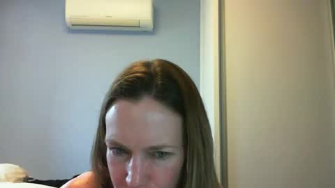 Anny online show from September 21, 2025, 6:42 pm