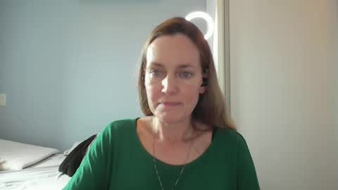 Anny online show from November 18, 2025, 4:00 pm