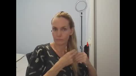 Anny online show from March 20, 2026, 12:15 am