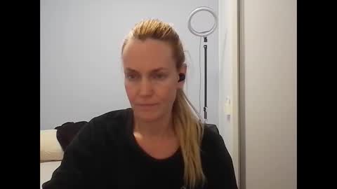 Anny online show from May 16, 2026, 12:29 am