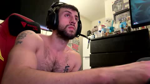 crazydill28 online show from November 25, 2025, 10:21 pm