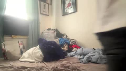 crazydill28 online show from April 5, 2026, 9:56 pm