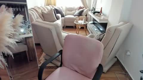 Snapshot of crazygirlsweet chatting on March 14, 2026, 5:18 pm LAURA online show from March 14, 2026, 5:18 pm