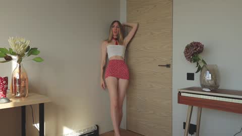 Snapshot of crazyhotrussian chatting on September 25, 2025, 3:32 am Mari Rehabilitation after surgey 12 -27 november. Support me when i offline C online show from September 25, 2025, 3:32 am