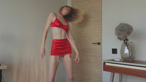 Snapshot of crazyhotrussian chatting on October 1, 2025, 4:29 am Mari Rehabilitation after surgey 12 -27 november. Support me when i offline C online show from October 1, 2025, 4:29 am