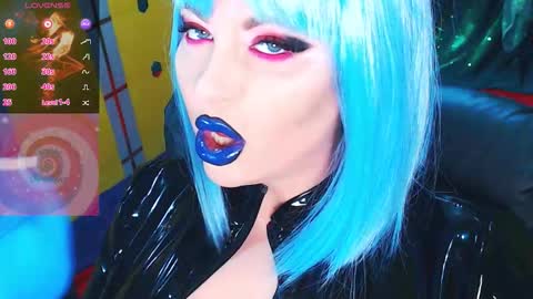 Roxy online show from November 30, 2025, 2:10 pm