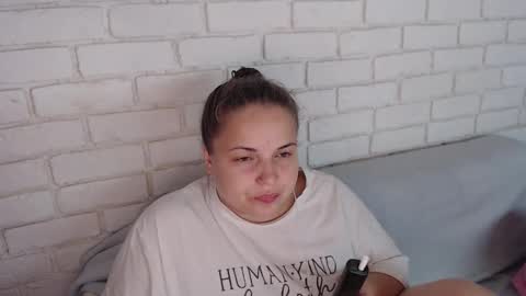 Crazyy Girl  online show from September 22, 2025, 1:46 pm