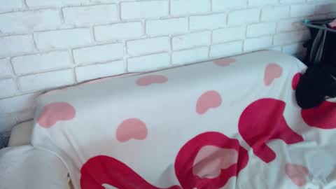 Crazyy Girl  online show from March 15, 2026, 6:47 pm