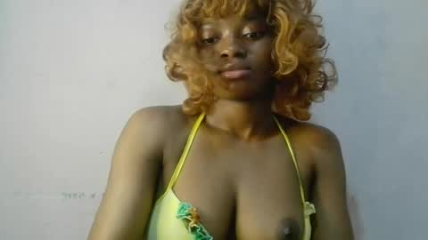 Snapshot of creamy_babyx chatting on June 18, 2026, 9:09 am Creamy babyx online show from June 18, 2026, 9:09 am