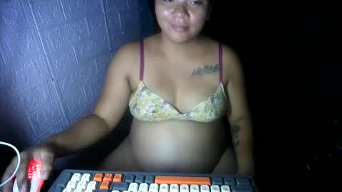 Snapshot of creamy_cunt4uxx chatting on April 27, 2026, 5:33 pm my pussy always wet online show from April 27, 2026, 5:33 pm