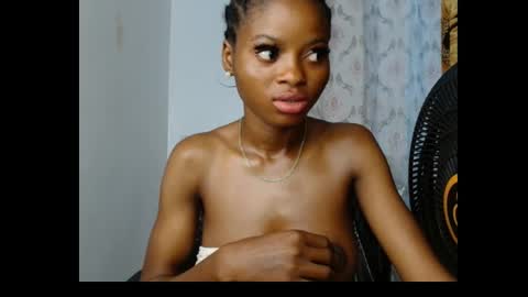 Snapshot of creamy_girl2 chatting on January 11, 2026, 7:35 am Creamy girl2 online show from January 11, 2026, 7:35 am