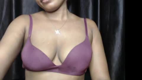 Snapshot of creamy_xvanila chatting on May 19, 2026, 9:26 am venessa online show from May 19, 2026, 9:26 am
