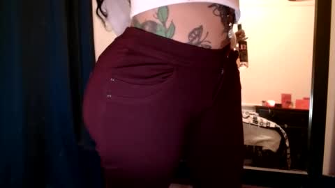 CreamyExotica online show from March 5, 2025, 2:56 pm