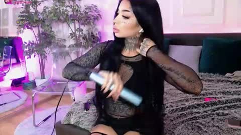 Sophie online show from November 5, 2025, 12:16 pm