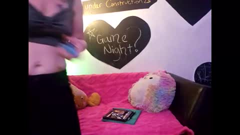 Snapshot of creamymilf11 chatting on October 18, 2025, 5:54 am creamymilf11 online show from October 18, 2025, 5:54 am