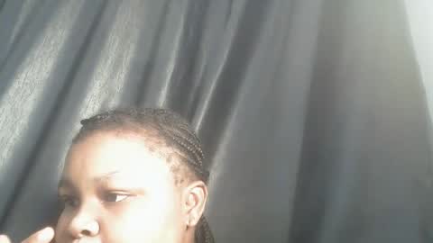 creamyposh1 online show from November 24, 2025, 4:12 am