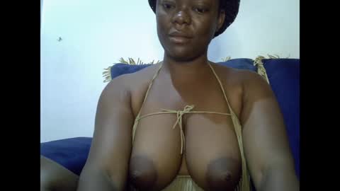 Snapshot of creamypussyxx chatting on April 18, 2026, 7:34 am creamypussyxx online show from April 18, 2026, 7:34 am
