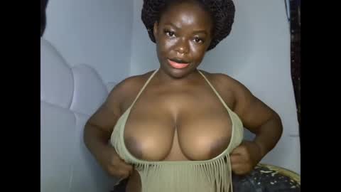 Snapshot of creamypussyxx chatting on June 5, 2026, 6:31 am creamypussyxx online show from June 5, 2026, 6:31 am