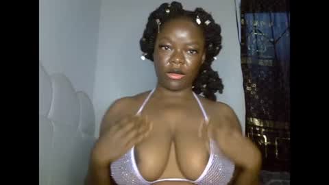 Snapshot of creamypussyxx chatting on July 18, 2026, 10:30 am creamypussyxx online show from July 18, 2026, 10:30 am