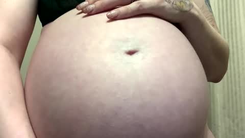 Breed me daddy  online show from February 10, 2026, 4:33 pm