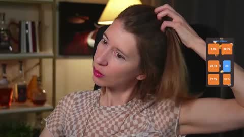 Snapshot of creme_dela_creme chatting on October 21, 2025, 5:57 pm Quinn de la Creme online show from October 21, 2025, 5:57 pm