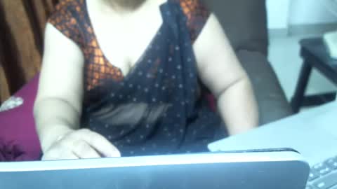 Snapshot of crezybhabihot chatting on December 31, 2024, 8:59 am Sonika69 online show from December 31, 2024, 8:59 am