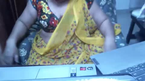Snapshot of crezybhabihot chatting on January 26, 2025, 12:01 pm Sonika69 online show from January 26, 2025, 12:01 pm