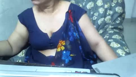 Snapshot of crezybhabihot chatting on January 27, 2025, 8:28 pm Sonika69 online show from January 27, 2025, 8:28 pm
