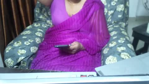 Snapshot of crezybhabihot chatting on January 31, 2025, 2:58 am Sonika69 online show from January 31, 2025, 2:58 am