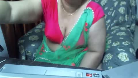 Snapshot of crezybhabihot chatting on February 4, 2025, 10:54 am Sonika69 online show from February 4, 2025, 10:54 am