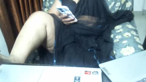Snapshot of crezybhabihot chatting on February 11, 2025, 11:21 am Sonika69 online show from February 11, 2025, 11:21 am